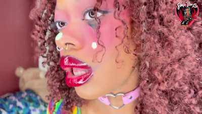 Nun just making grown beat off to a clown 🤣🤣 Giantess clip up NOW & full mouth exploration (tongue, lips, drool, mouth tour, messy lipstick) at MIDNIGHT 💋