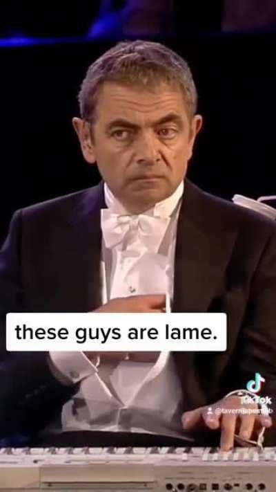 Low level bards in combat be like