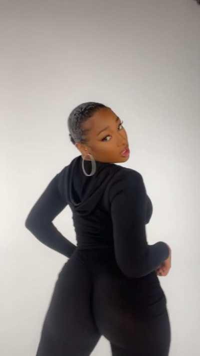 Natural Day lol just reminding the hotties we still doing HOTTIE BOOT CAMP and don’t skip 🍑 day 😝