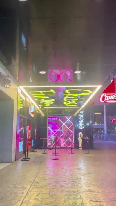 Therapist: “Idioteque Raising Canes isn’t real. Idioteque Raising Canes can’t hurt you.”         Idioteque Raising Canes: