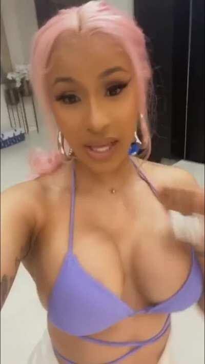 Cardi Cardi