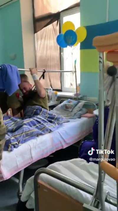 A woman is grateful her wounded husband was carried for 3.5 hours and not left to die in the forest. After 4 months of hell, almost his entire unit came to visit him as soon as they were rotated out. They’ve provided moral and financial support to his fam