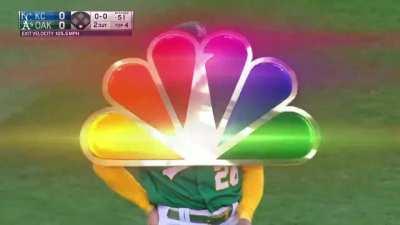 [Highlight] Matt Chapman goes UP to rob Salvador Perez of no fewer than 2 bases