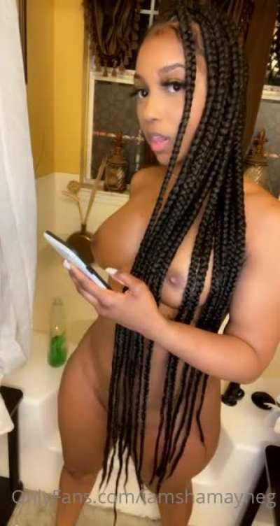 Got all her shit think of m as the Netflix but for onlyfans why pay for 1 wen u can get em all fam