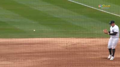 [Highlight] Joc Pederson hits a line drive to first (109.1 MPH) and the ball tears through Andrew Vaughn's glove