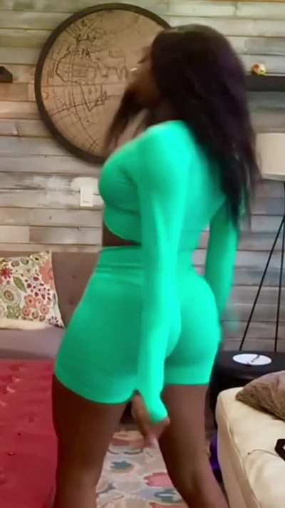 Nissa jiggle comp slow-mo 🍑