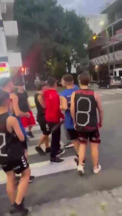 Abuelo se cansó de los festejos del 