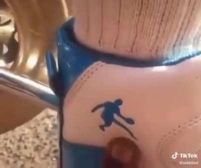 THIS MAN GOT THEM FAKE JORDANS!1!1