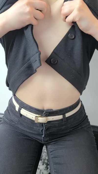 are natural boobs like mine your type? (18f)