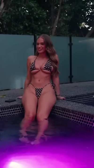 Would u guys care if Sky peed in the pool? - She asks!!