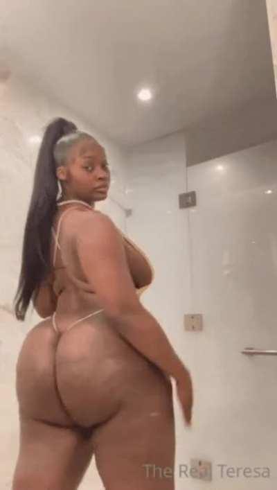 Thick chocolate cakes 😋😋