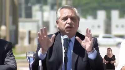 Alberto Fernandez, el unico que promulga que va a dar una guerra contra la inflación mañana, y no sabe que dia es.