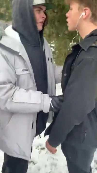 2 Moms And their daughters crashing out 😭