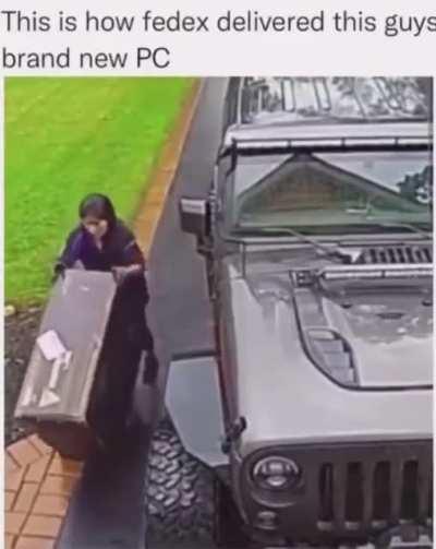How FedEx delivered a new PC (and in the rain, too)
