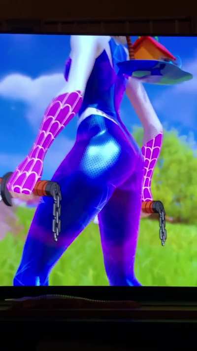 Spider-Gwen’s fit, tight body [Fortnite]