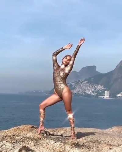 Pia Wurtzbach Mega 2020 March