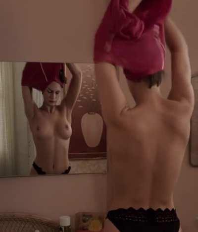 Jamie Lee Curtis (Trading Places - 1983)