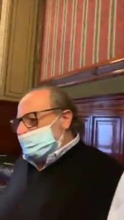 No sabe, no contesta.