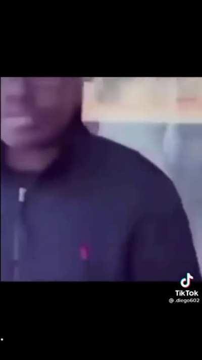 Man insults, slaps and threatens two random guys.