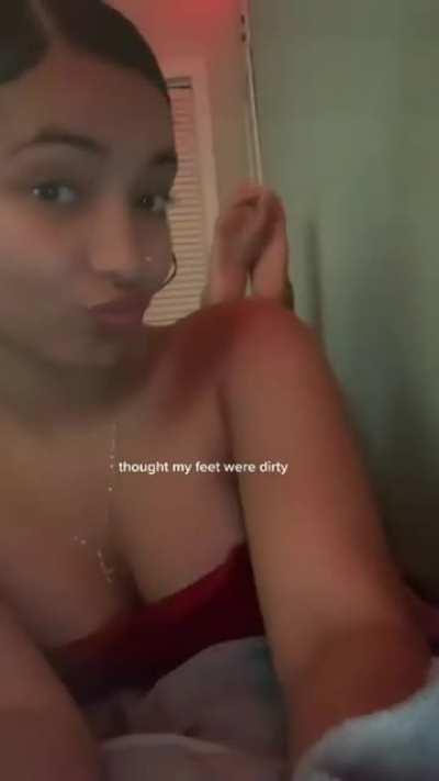 Dm for her feet pics