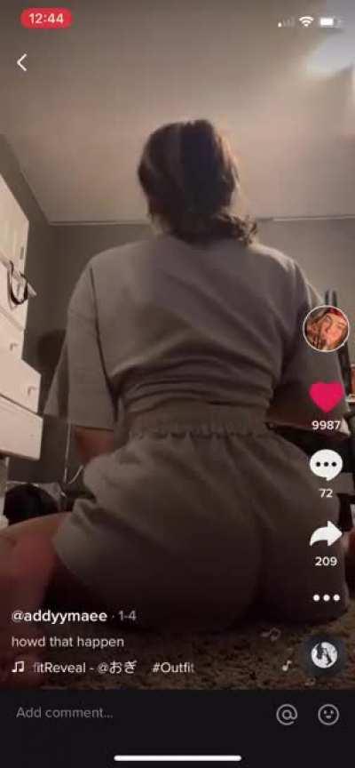 Wyd if she did this infront of u?