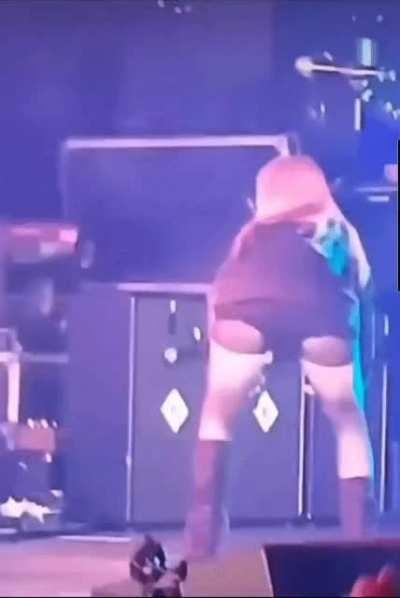 imagine being behind that 🥵