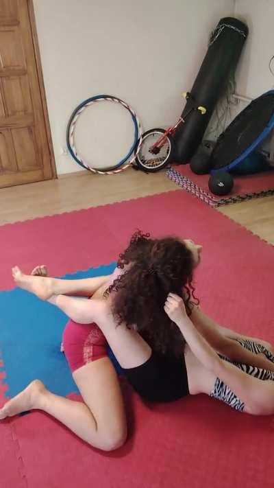 Our latest girls fight, come for more