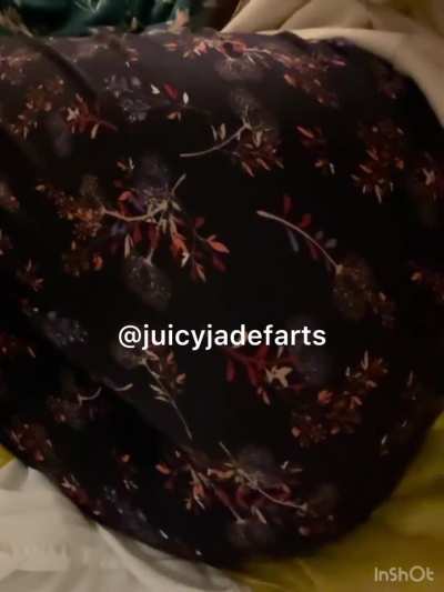 More juicy farts on my OF 🍑💨