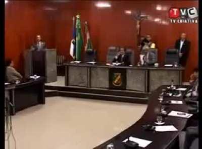 To com medo de dormir agora