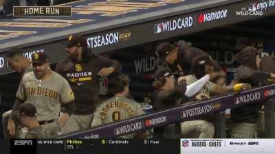 [Highlight] Trent Grisham hits a solo shot off Scherzer to make it 3-0 for the Padres in the 2nd inning!