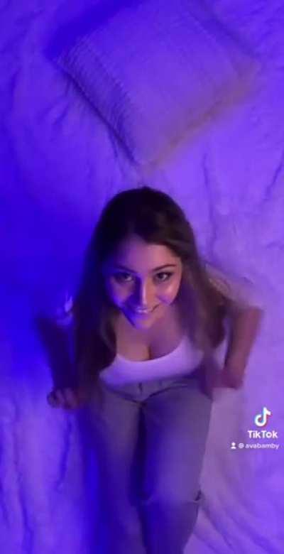 Ava Bamby (@avabamby)