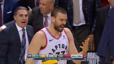 [Highlight] Kawhi Leonard scores 10 straight points in the 4th quarter vs Golden State