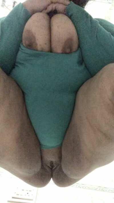 (F)ulfilling a request - boobicles and pee POV