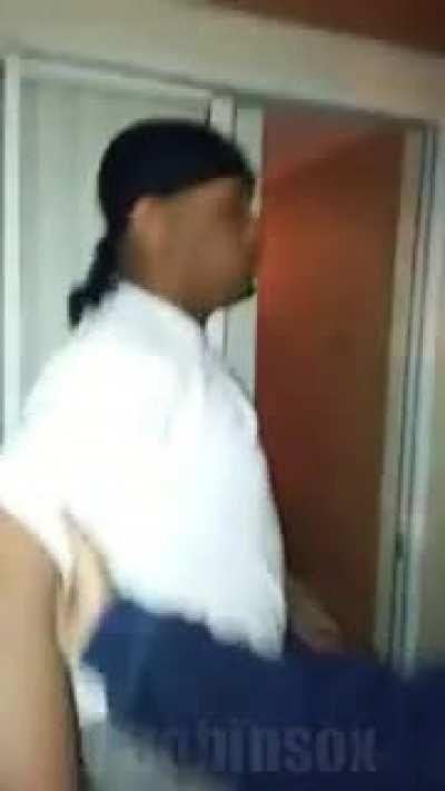 Coach gets grabbed by Smoker and freaking dies.