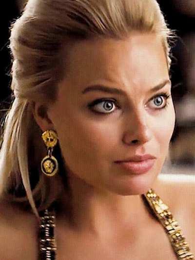 Margot Robbie's reaction after unzipped your pants for her