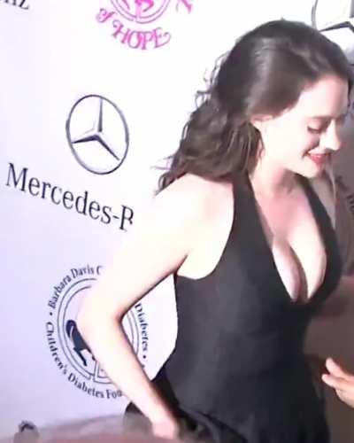 Kat Dennings