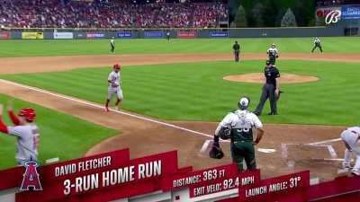 [Highlight] DAVID FLETCHER HR MAKES IT 23-0 ANGELS IN THE 4TH!!
