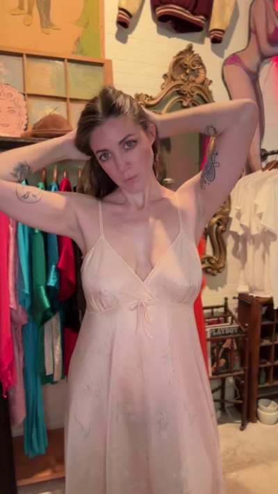 Felt so pretty in this vintage dress