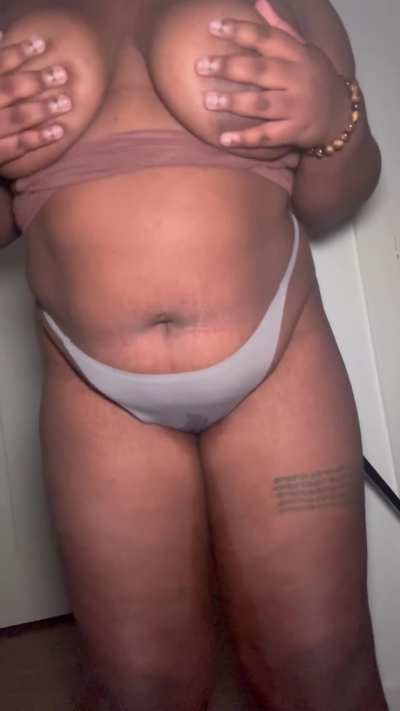 Pee desperation in my panties