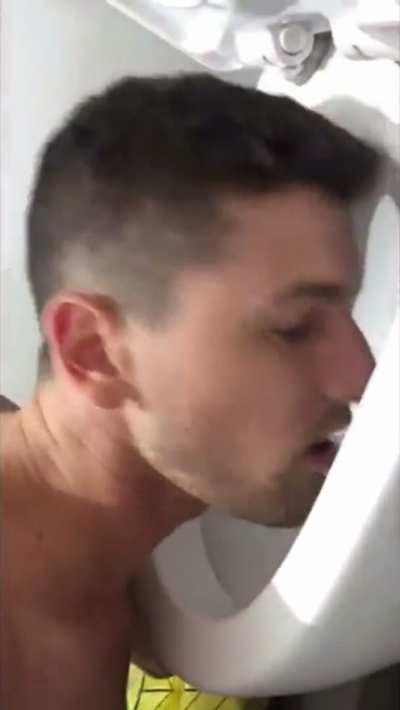 Public toilet fun #2