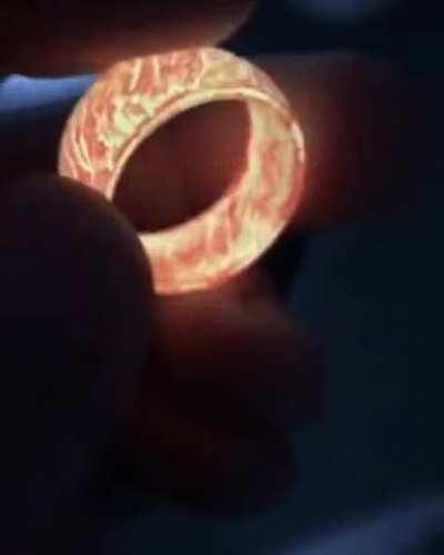 Self-luminous ring