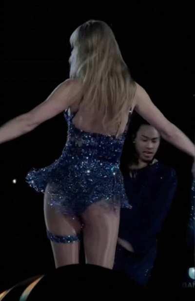 Stroking so hard at work for Taylor Swift