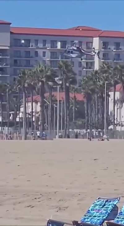 Helicopter crashes near California beach, 5 injured including 3 bystanders on the ground - 2025 October 12