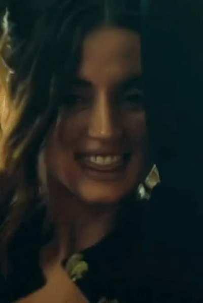 Ana has me in a trance 😍