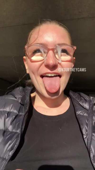 I let a stranger cum on my face in public 🙈