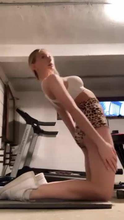 Nothing but thirst traps the past 2 days