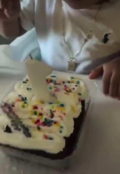 Damn why they do the lil nigga like that😂😂😂