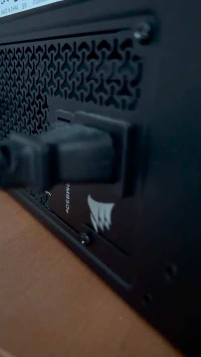 My PSU (Corsair 850e) is making this electrical arching sound. Anyone seen this before? I’ve tried another cable but it makes the same sound. I also double checked if everything is correctly and securely plugged in