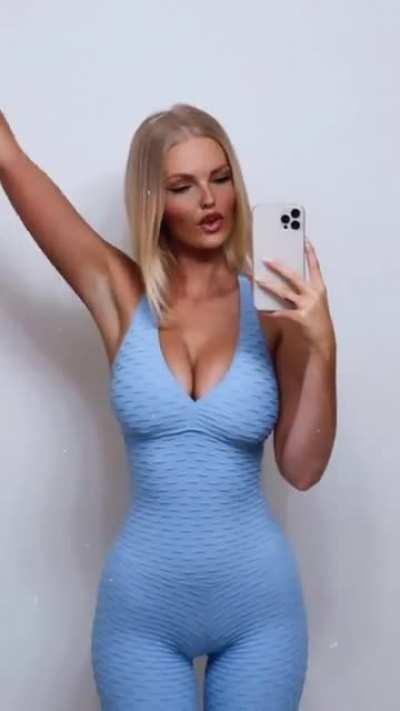 Amazing suit (@ziennasonne)