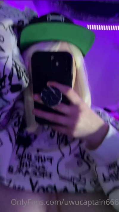 How you like my outfit?